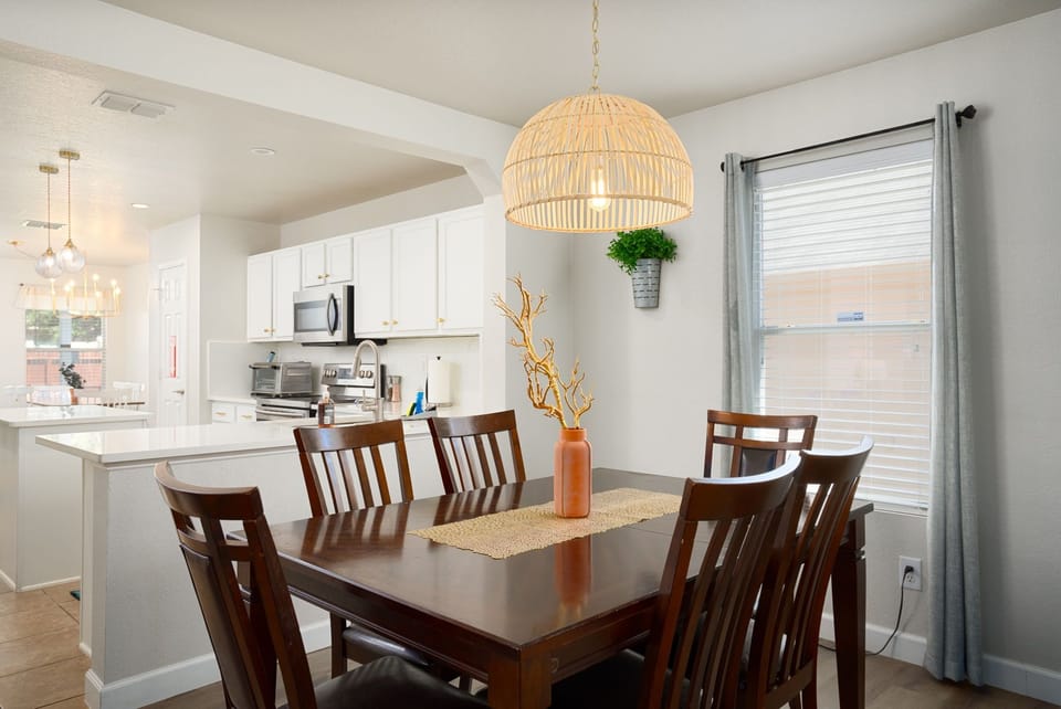Additional dining space for extra comfort and convenience.
