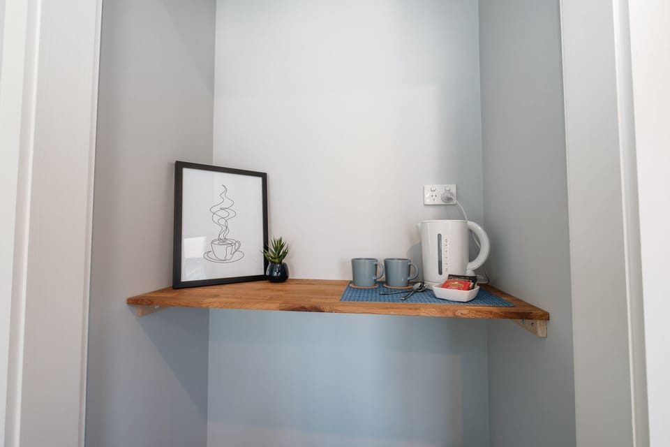 Tea & Coffee Bed 2