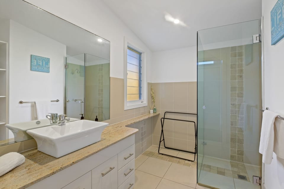 Bathroom to B2