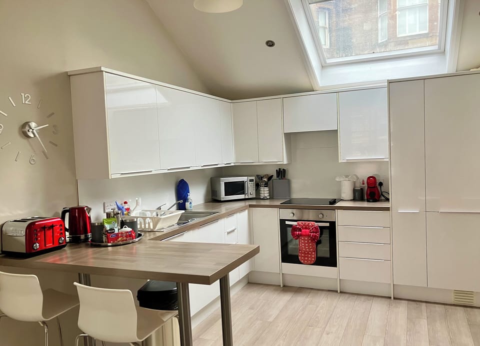 Kitchen with Breakfast Bar