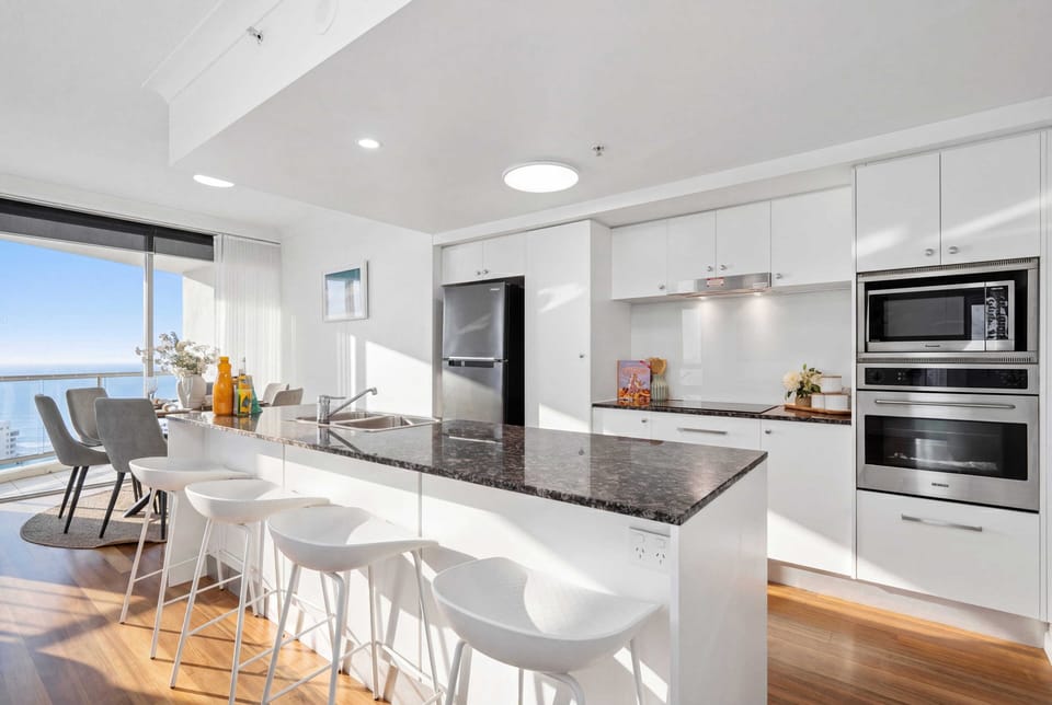 Premium Apartment, 4 Bedrooms, Ocean View | Private kitchen | Fridge, microwave, oven, stovetop