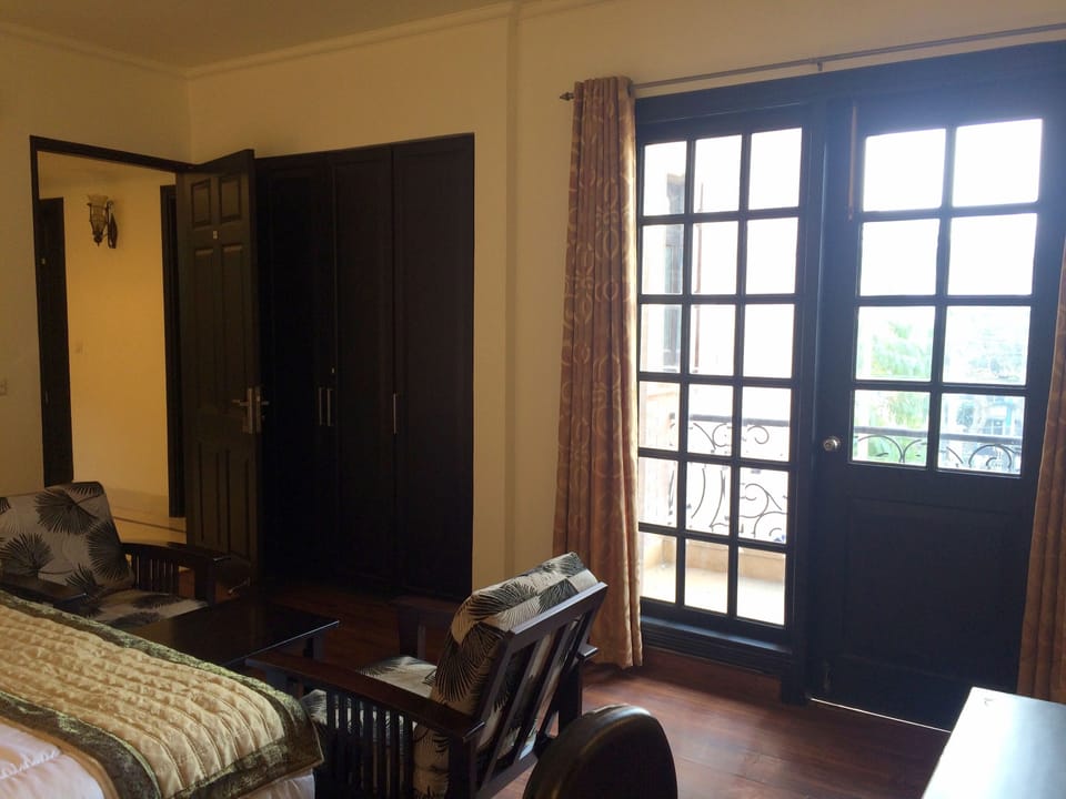 Deluxe Room, Non Smoking | Premium bedding, pillowtop beds, minibar, in-room safe