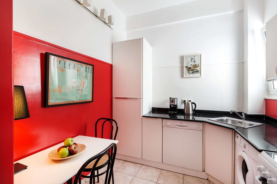 Apartment, 2 Bedrooms | Private kitchen | Full-size fridge, microwave, oven, stovetop