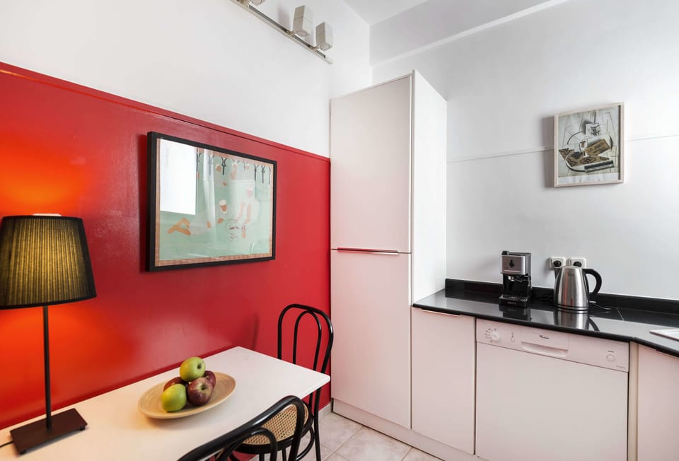 Apartment, 2 Bedrooms | Private kitchen | Full-size fridge, microwave, oven, stovetop