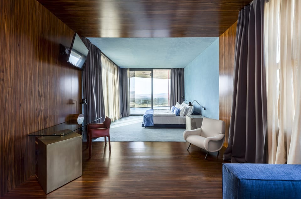 ROX SUITE | Minibar, desk, blackout drapes, soundproofing