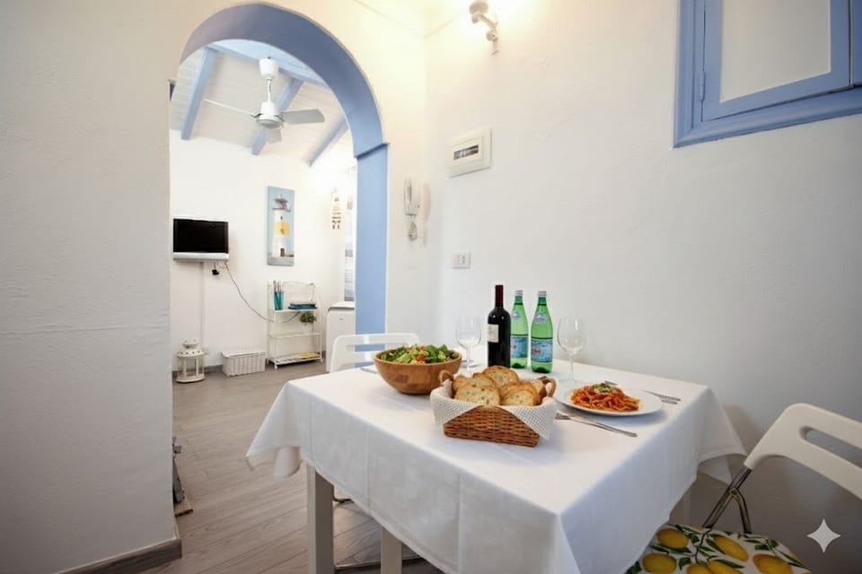 Apartment, 1 Bedroom, Terrace | Private kitchen | Fridge, microwave, oven, stovetop