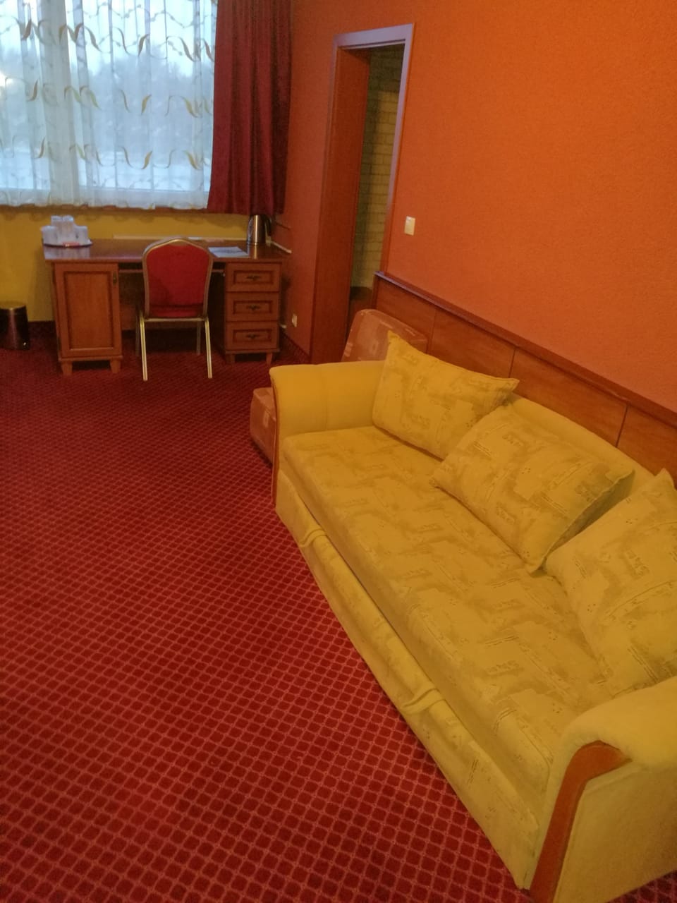 Family Suite | Living area | Plasma TV