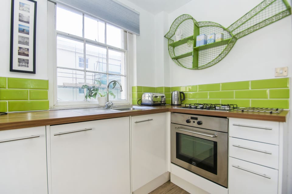 Apartment | Private kitchen | Fridge, microwave, oven, stovetop