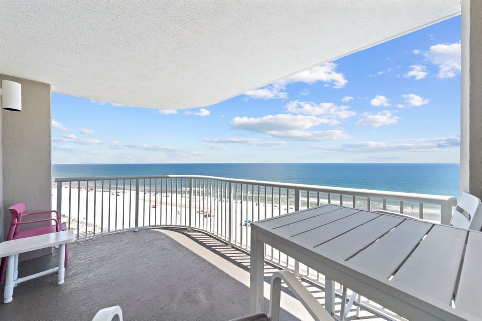 4 Tradewinds 901 Balcony