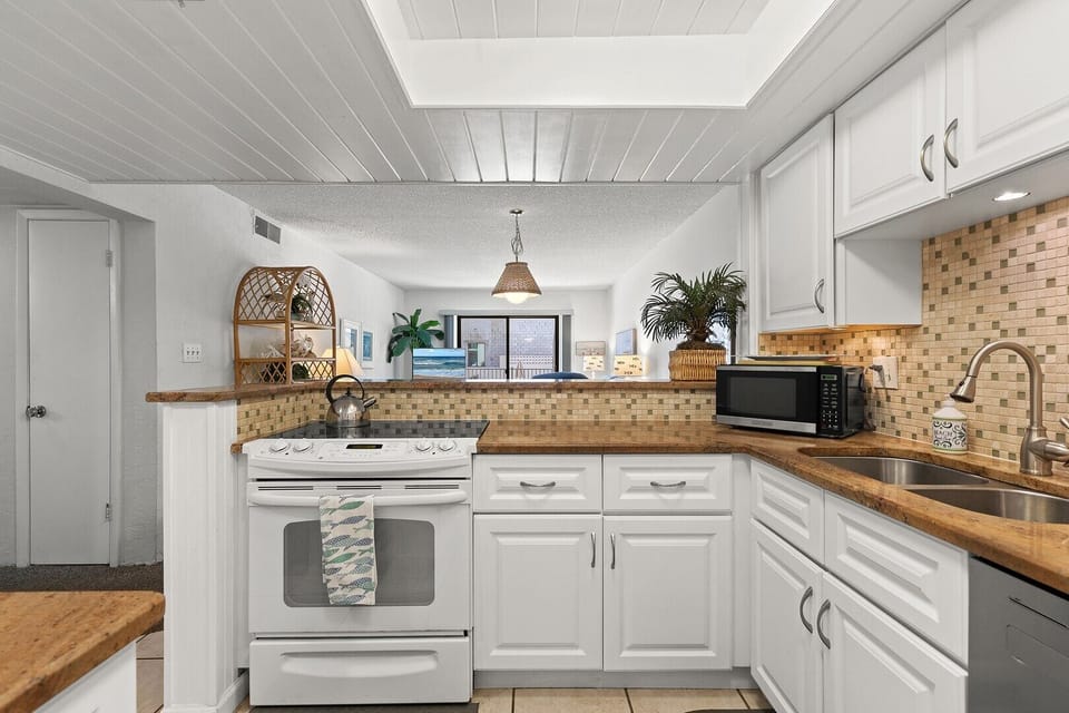 Kitchen Stove and Microwave