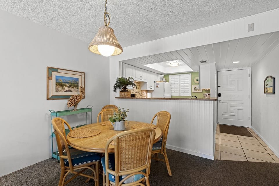 Dining Area and Entrance