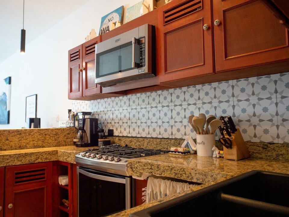 Kitchen is fully equipped. 