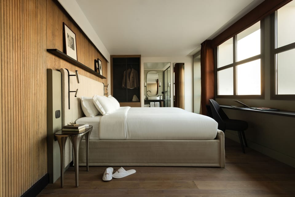 Signature Premium Terrasse Eiffel view | Premium bedding, Select Comfort beds, minibar, in-room safe