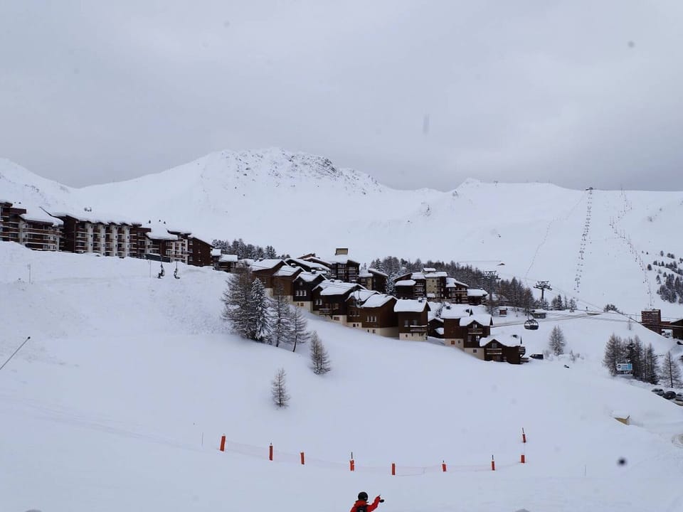 Snow and ski sports