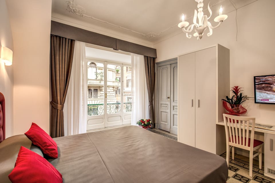 Deluxe Double or Twin Room Diana | Egyptian cotton sheets, premium bedding, Select Comfort beds, minibar