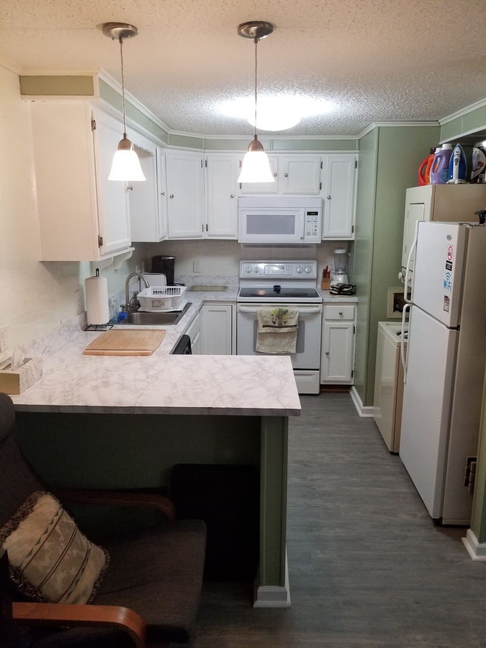 Full Amenity Kitchen