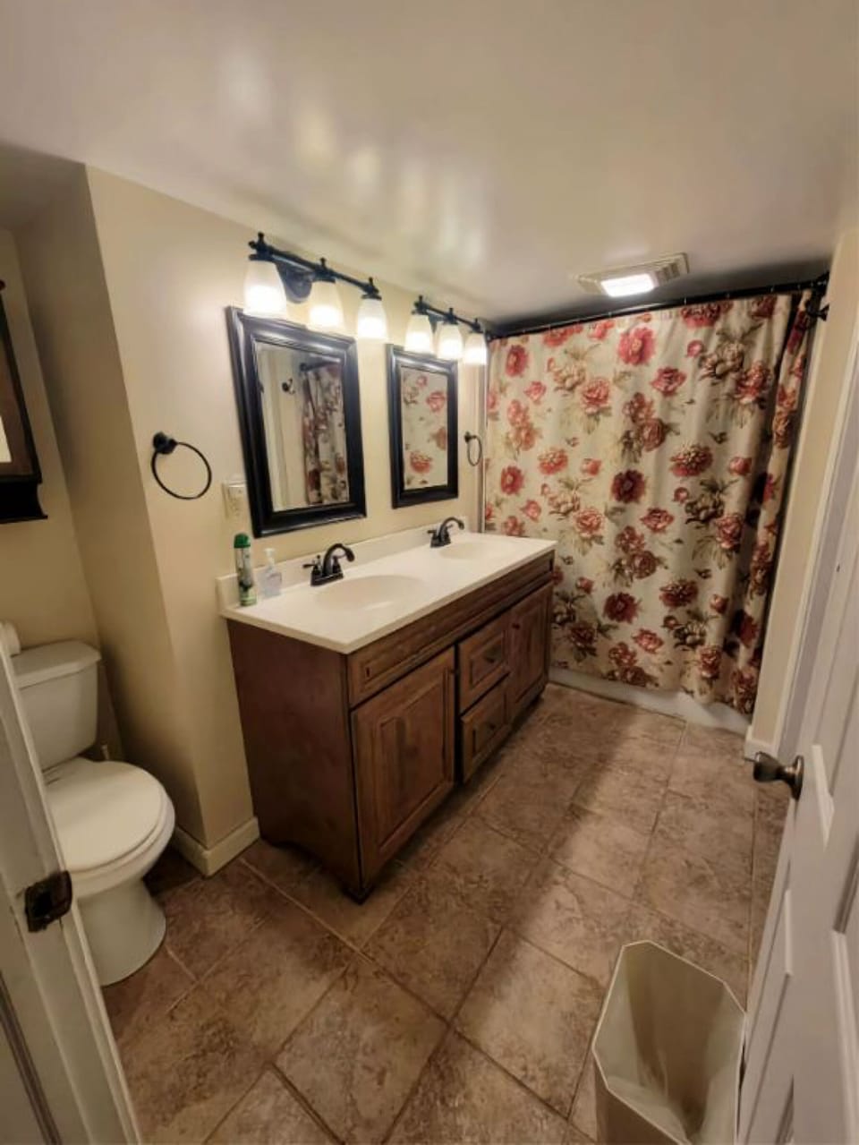 2nd floor bathroom tub/shower combo and double vanity