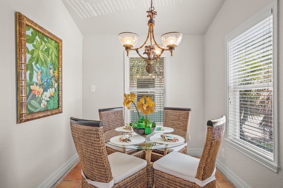 Dining (Upstairs)