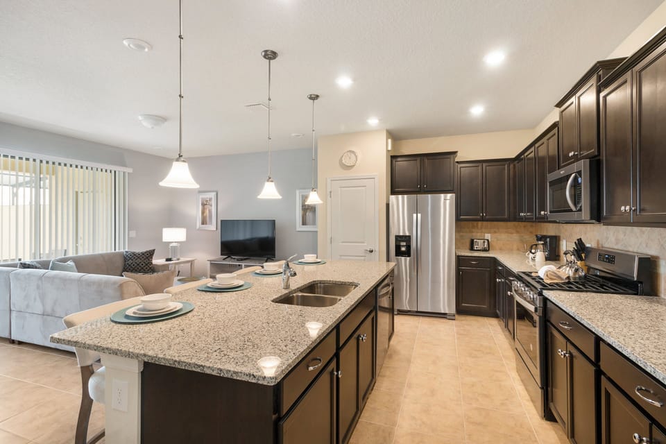 03_Fully_Fitted_Kitchen_0721.jpg