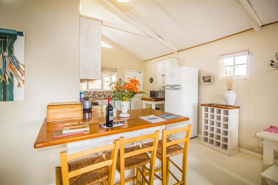 The kitchen nook and counter