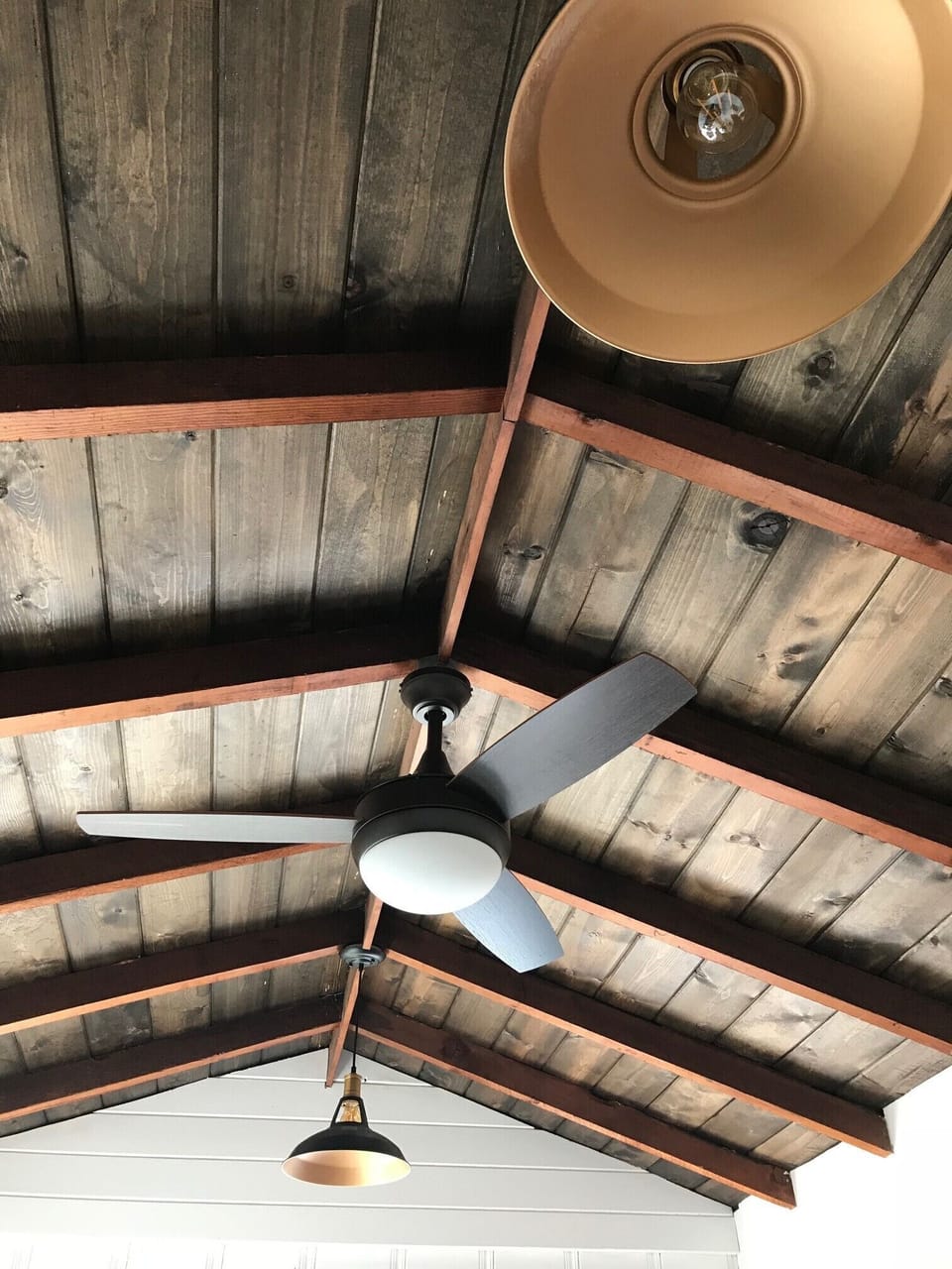 ceiling fans in both the bed room and living room.