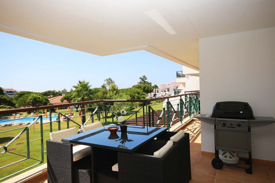 Large terrace, table and barbeque