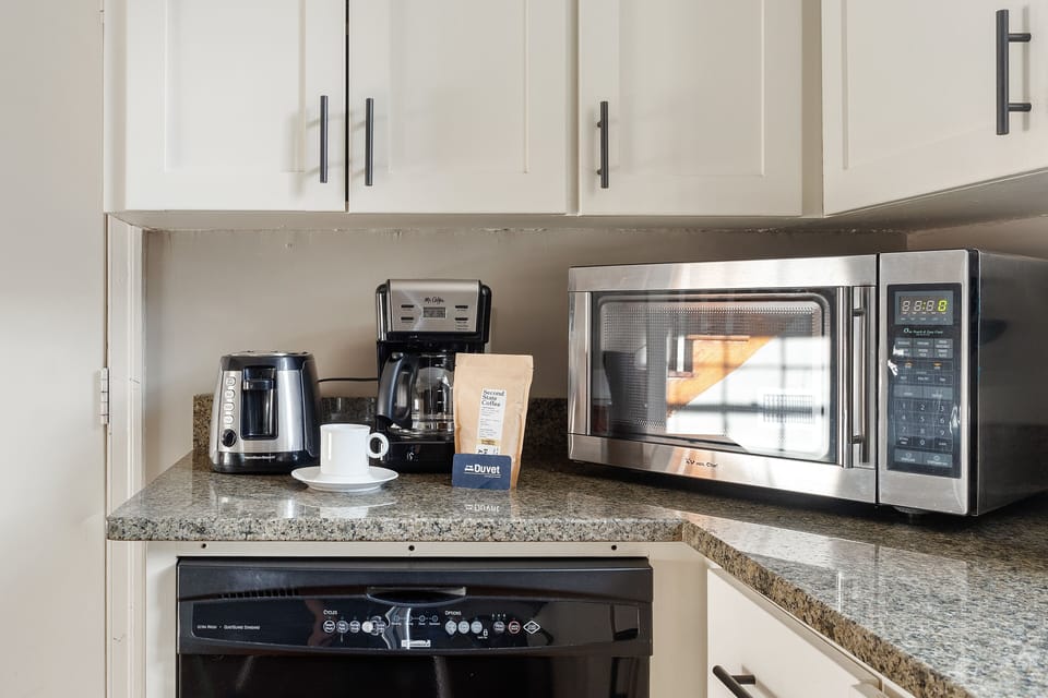 Kitchen (Fully Equipped)