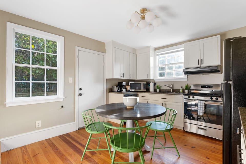 Kitchen (Fully Equipped)
