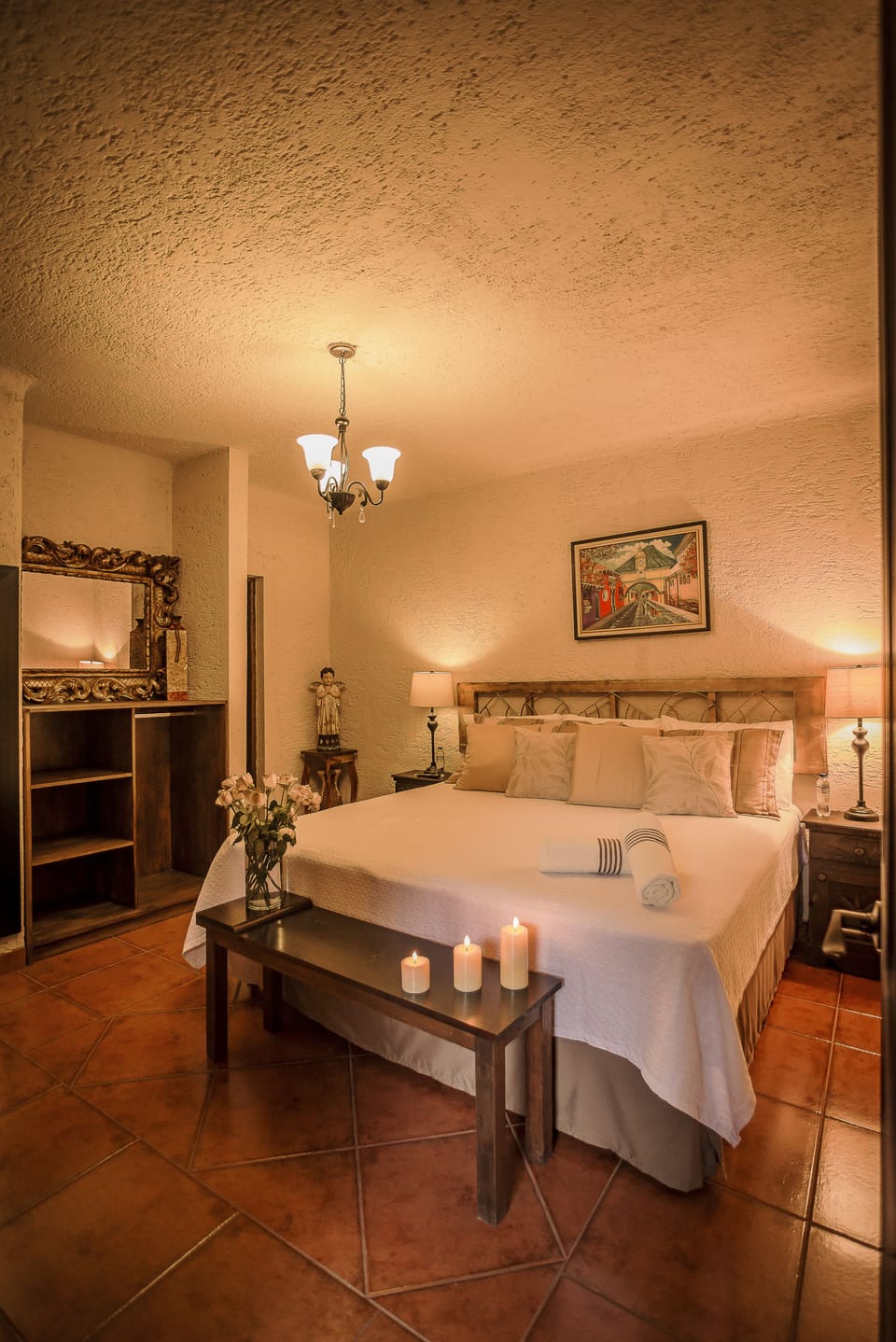 Suite, 1 King Bed, Non Smoking | Down comforters, Select Comfort beds, iron/ironing board (on request)