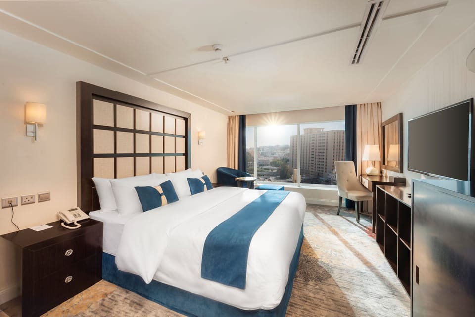 Free minibar, in-room safe, laptop workspace, soundproofing