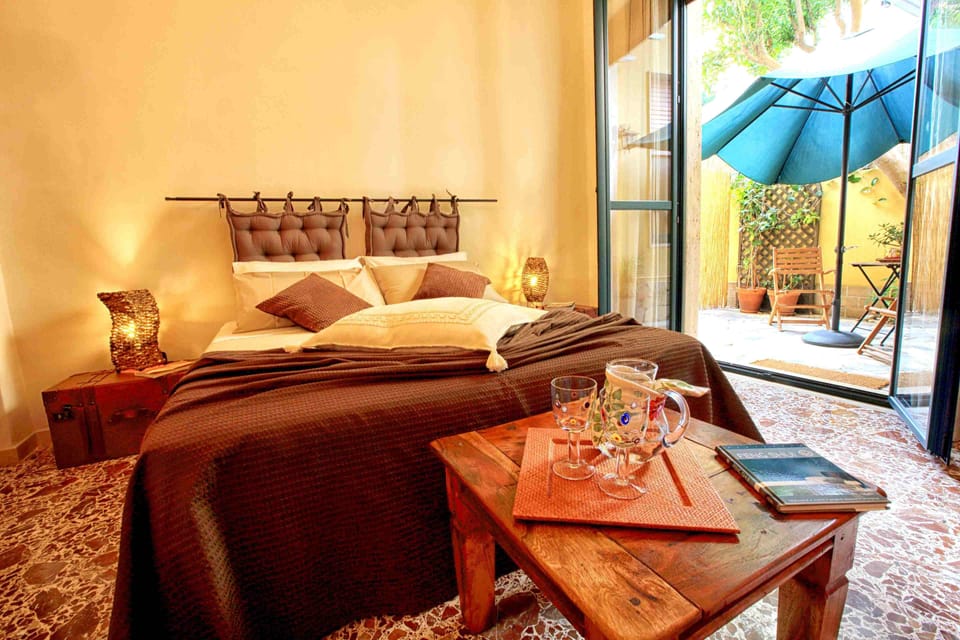 Deluxe Double Room (Itaca) | Desk, iron/ironing board, cribs/infant beds, rollaway beds