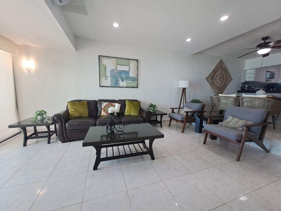 Confortable living room with OCEAN view!