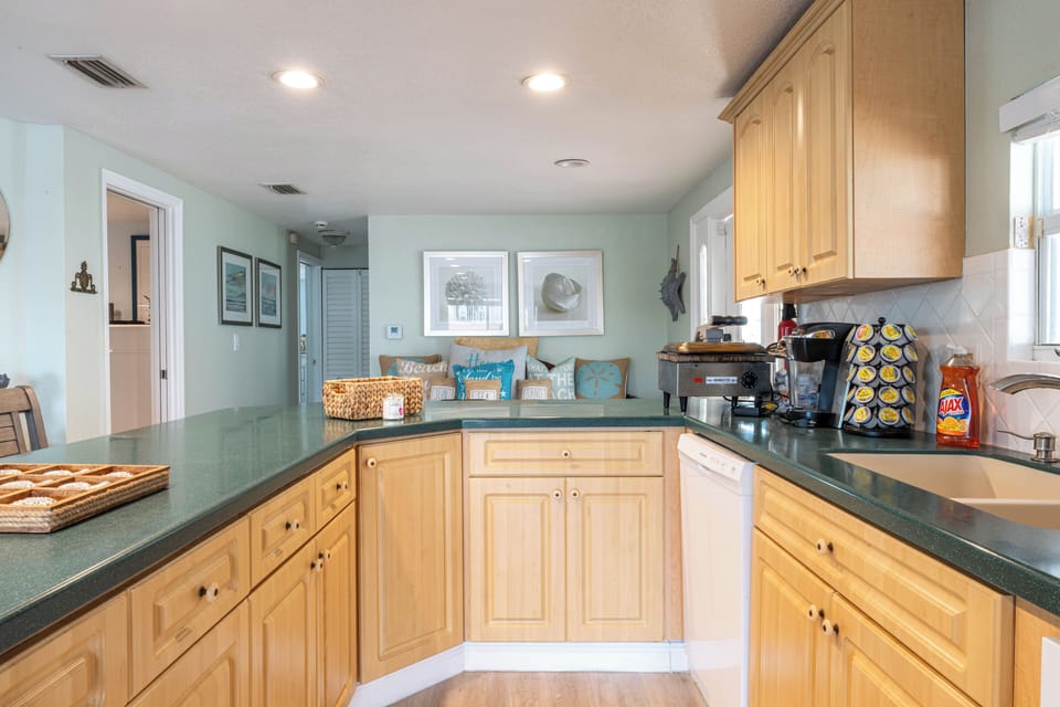 Full kitchen