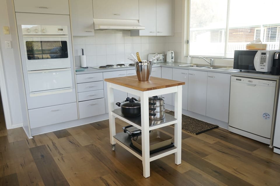 Fully appointed, well stocked kitchen.