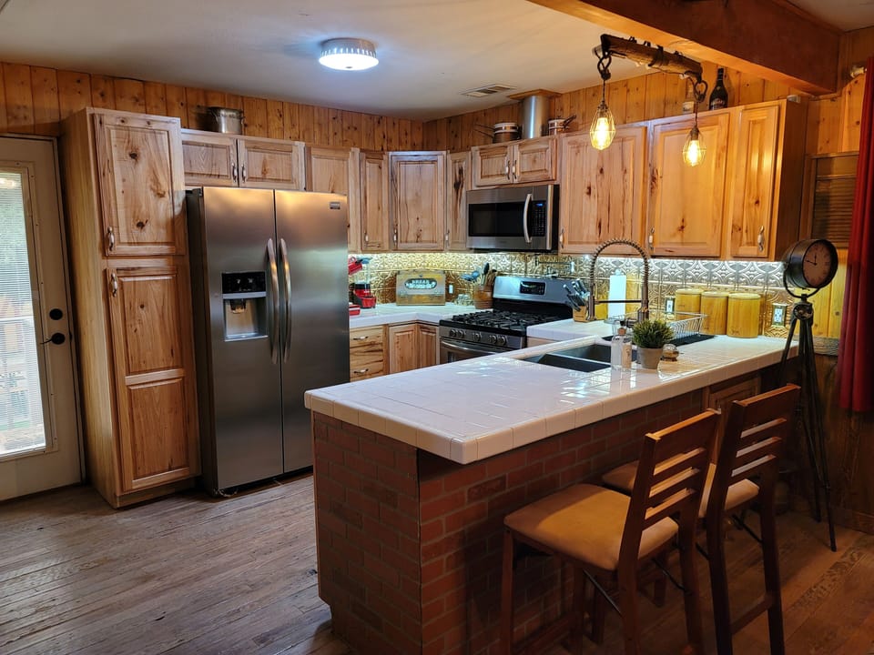 Fully stocked kitchen with everything you need to cook a holiday meal