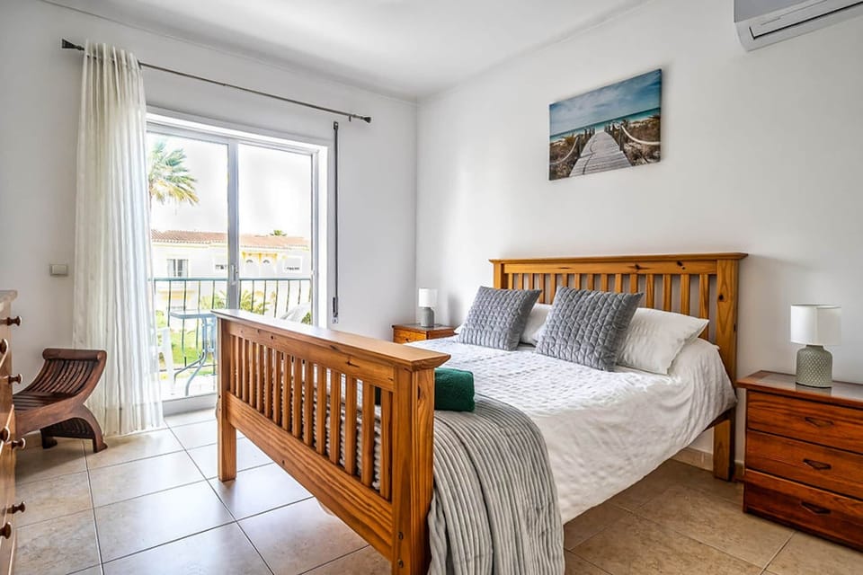 AT72 Master Bedroom Oasis Parque