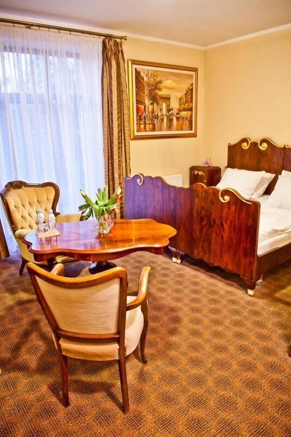 Individually decorated, soundproofing, free WiFi, bed sheets