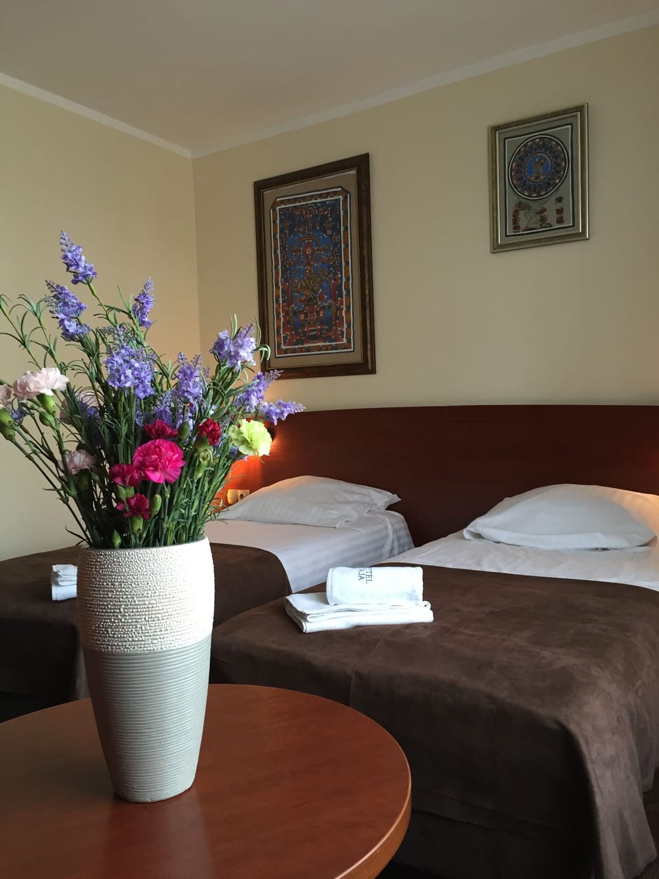 Double Room, 2 Twin Beds | Individually decorated, soundproofing, free WiFi, bed sheets