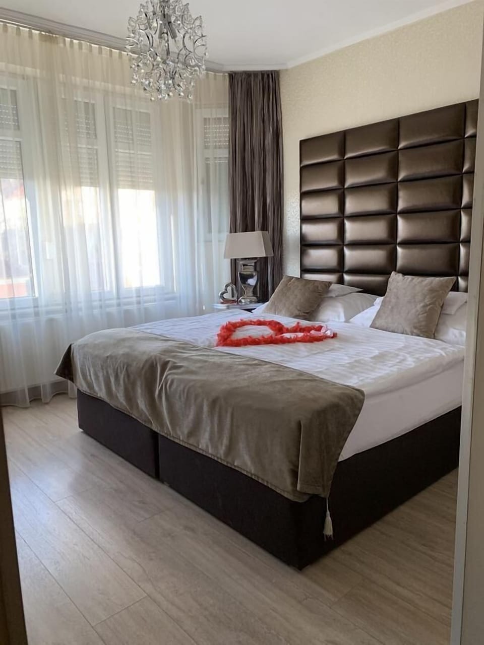 Superior Double or Twin Room | Minibar, in-room safe, individually furnished, desk