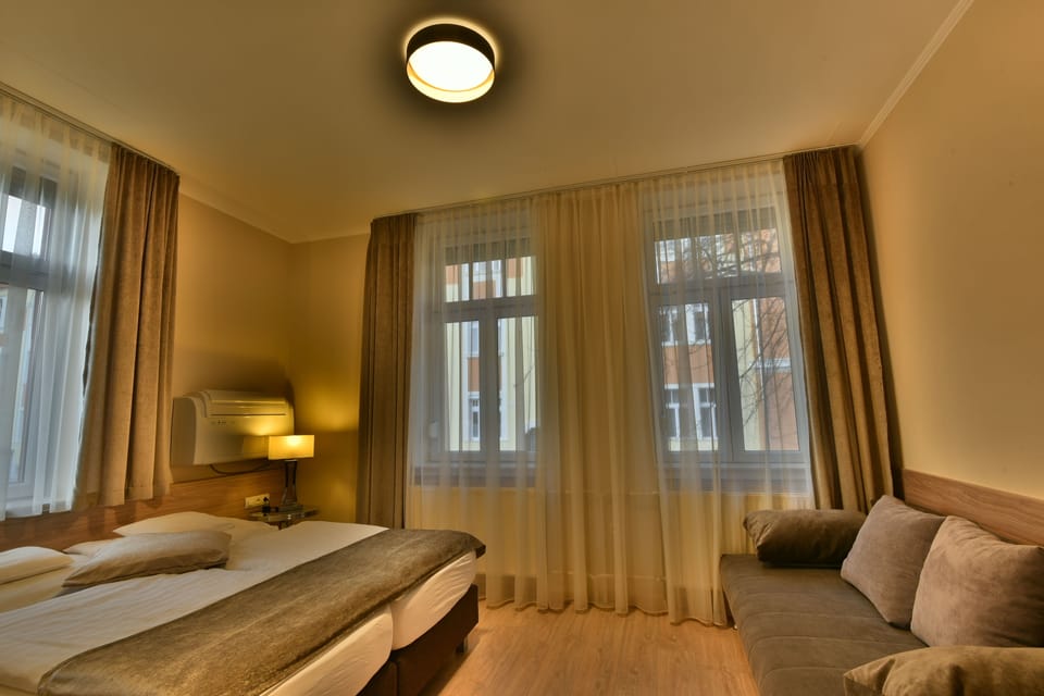 Minibar, in-room safe, individually furnished, desk