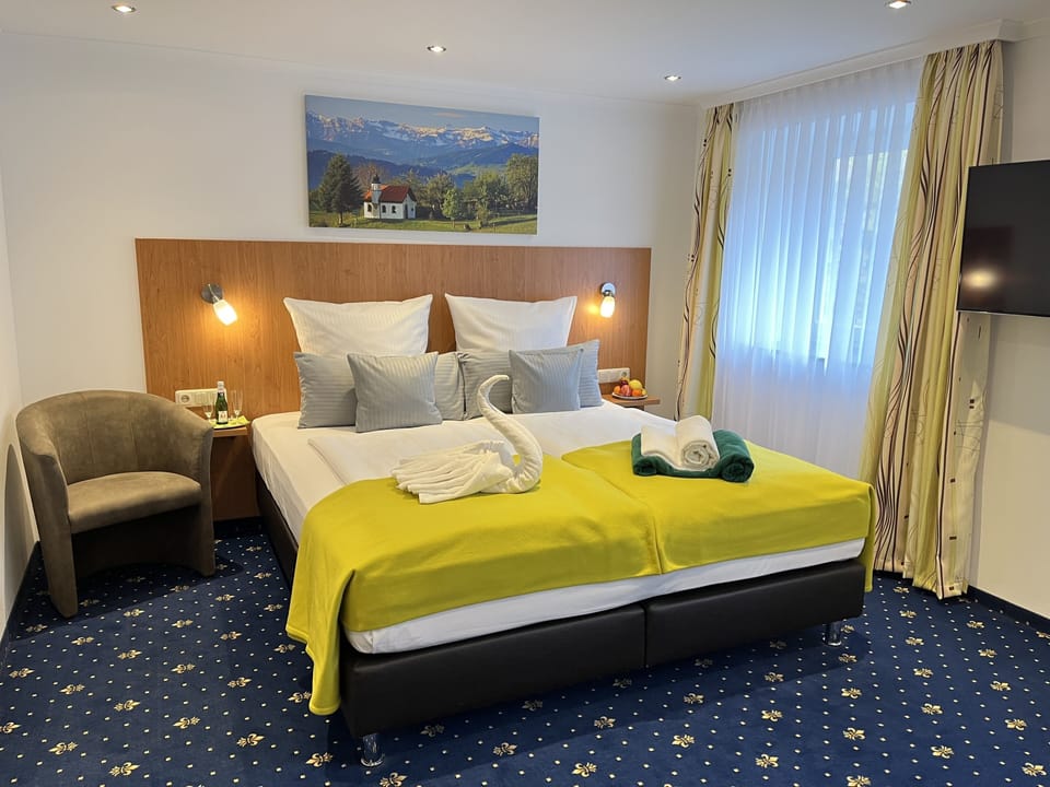 Superior Double Room | Hypo-allergenic bedding, minibar, in-room safe, desk