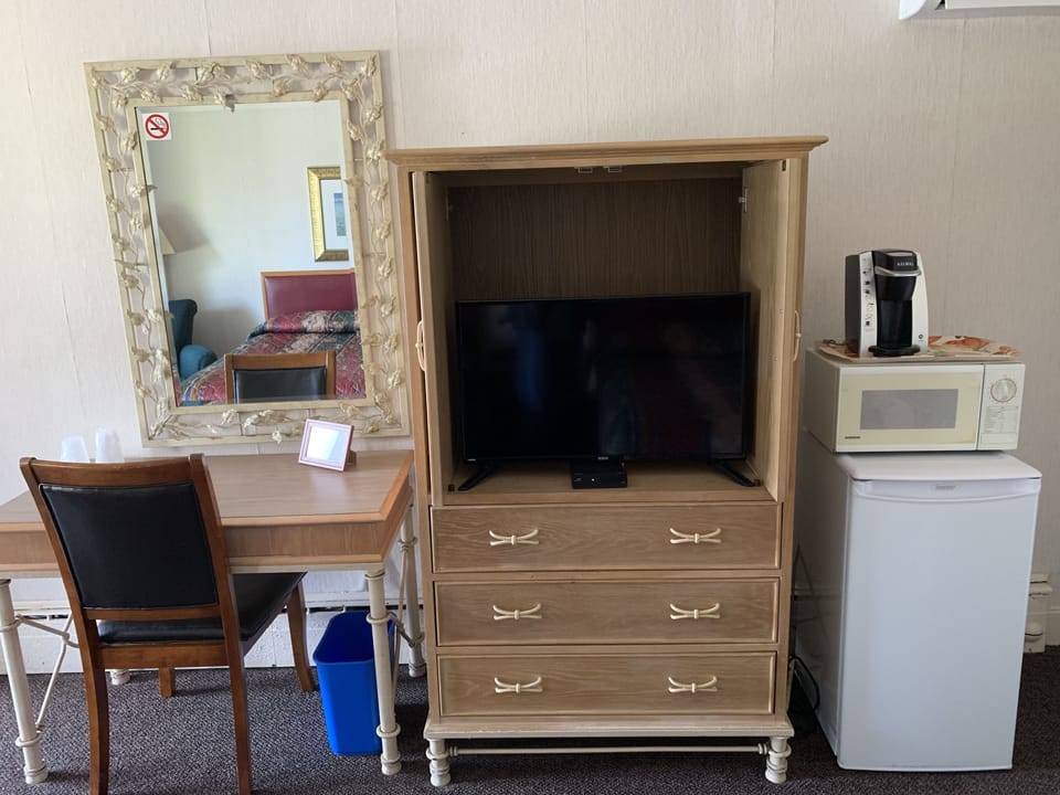 Standard Room, 2 Double Beds, Non Smoking, Refrigerator & Microwave | Desk, blackout drapes, iron/ironing board, free WiFi