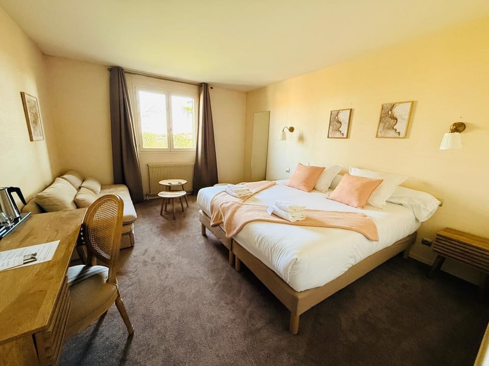 Comfort Quadruple Room | In-room safe, free WiFi, bed sheets