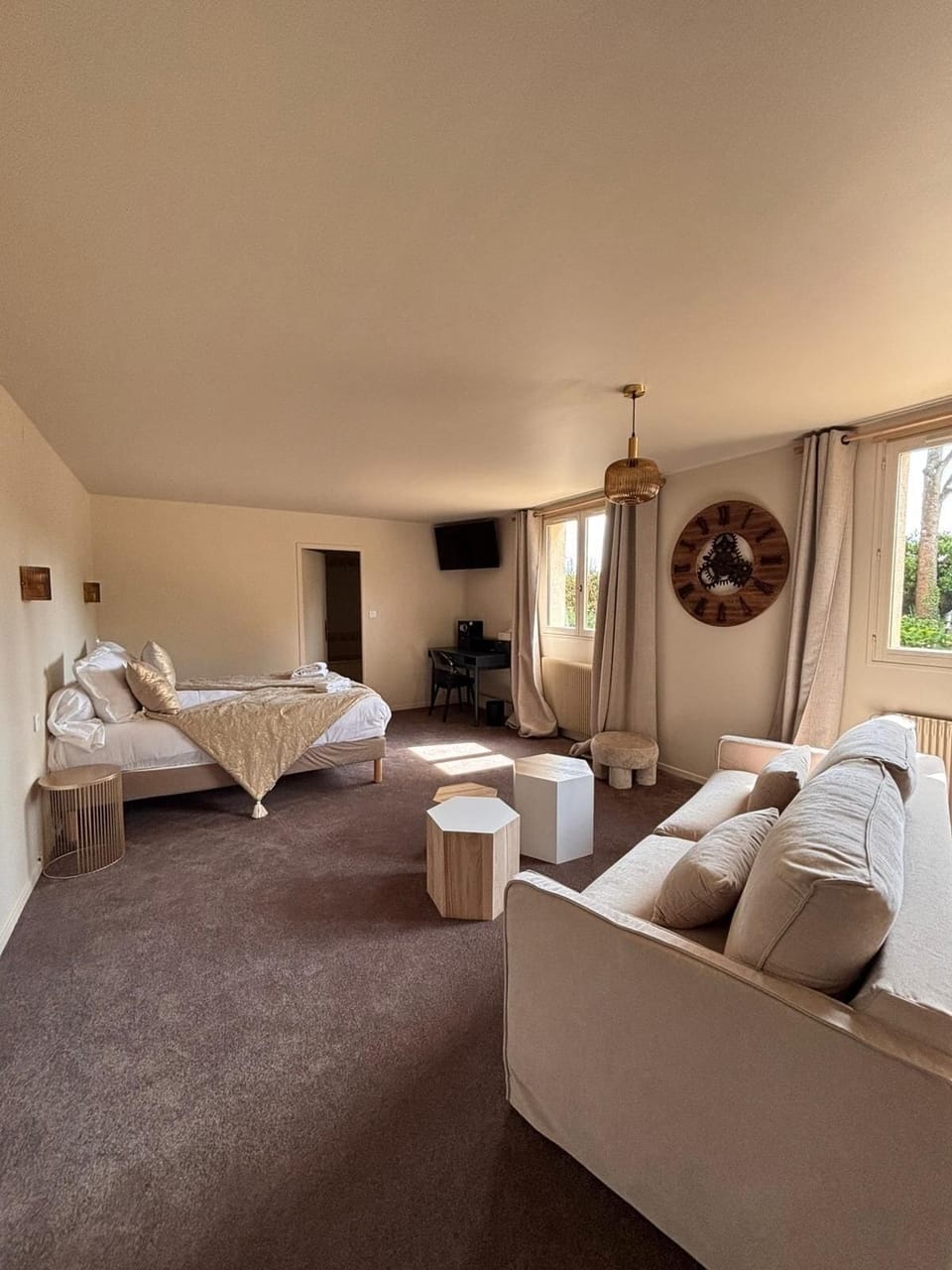 Comfort Room (For 5) | In-room safe, free WiFi, bed sheets