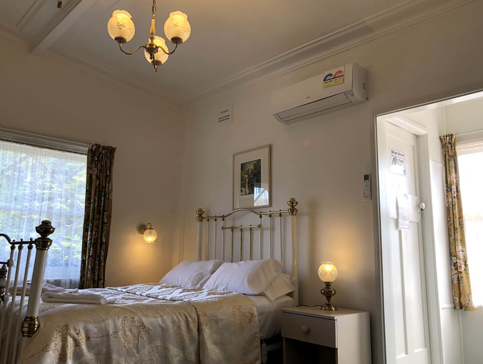 Guesthouse Double Room Ensuite | Premium bedding, desk, iron/ironing board (on request), WiFi (free)