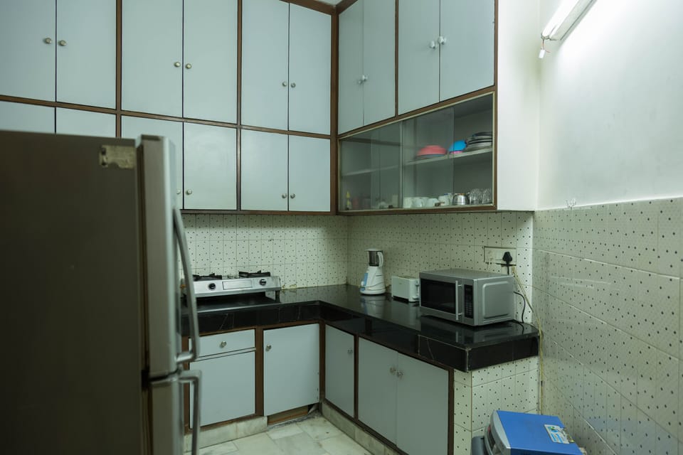 Standard Double Room | Shared kitchen | Fridge, microwave, oven, stovetop