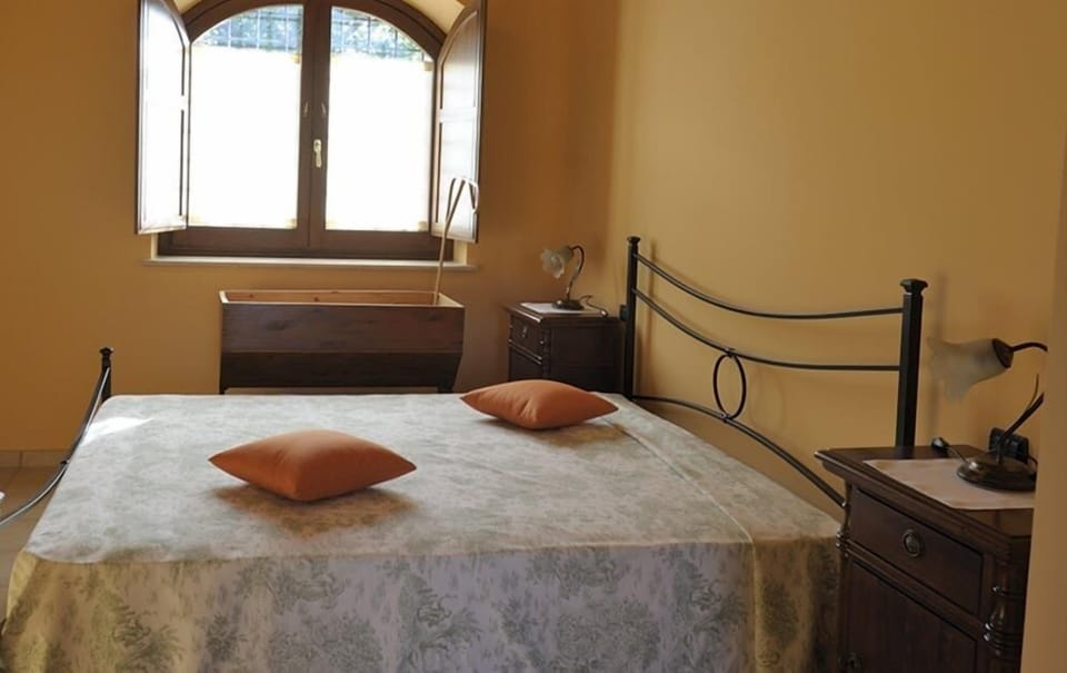 Double Room | Desk, rollaway beds (surcharge), WiFi (free), bed sheets