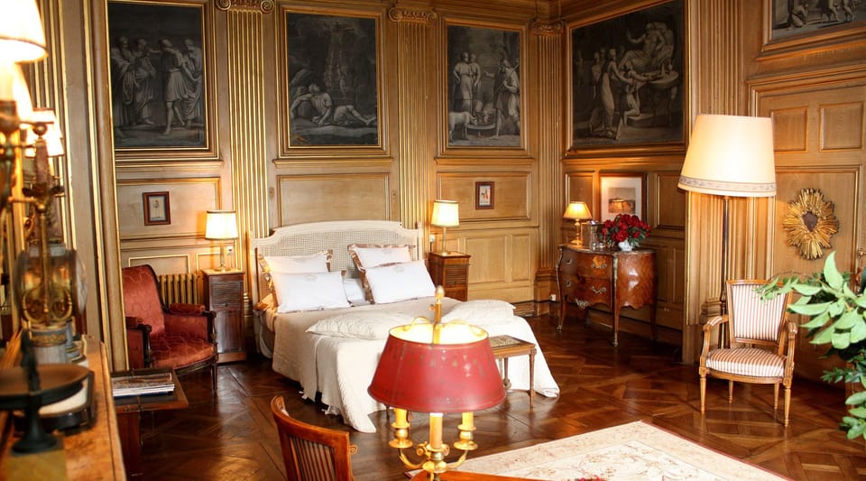 Room, 1 Bedroom (Moïse) | Individually decorated, individually furnished, bed sheets