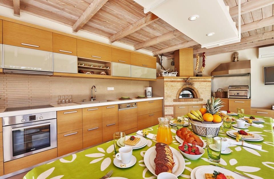 Villa, 3 Bedrooms, Private Pool | Private kitchen | Full-size fridge, microwave, oven, stovetop