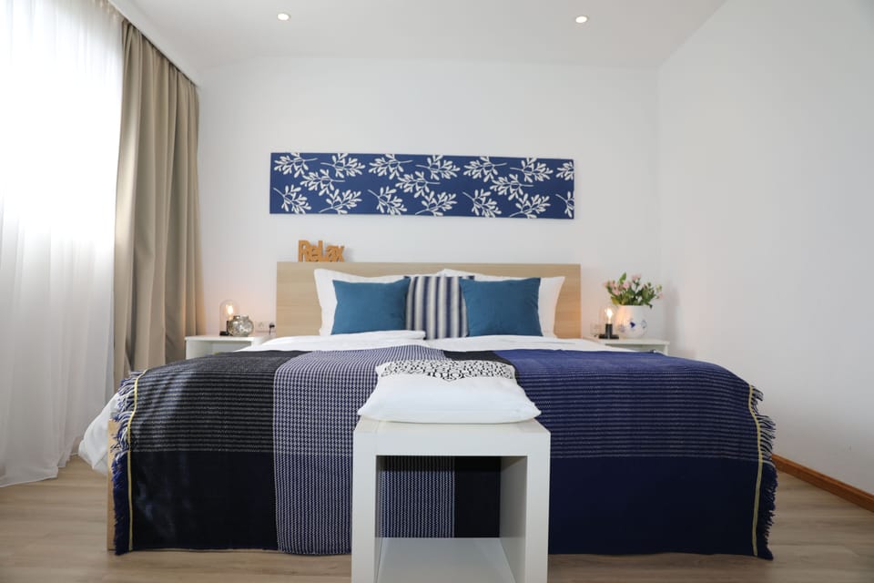 Double Room | Free WiFi, bed sheets